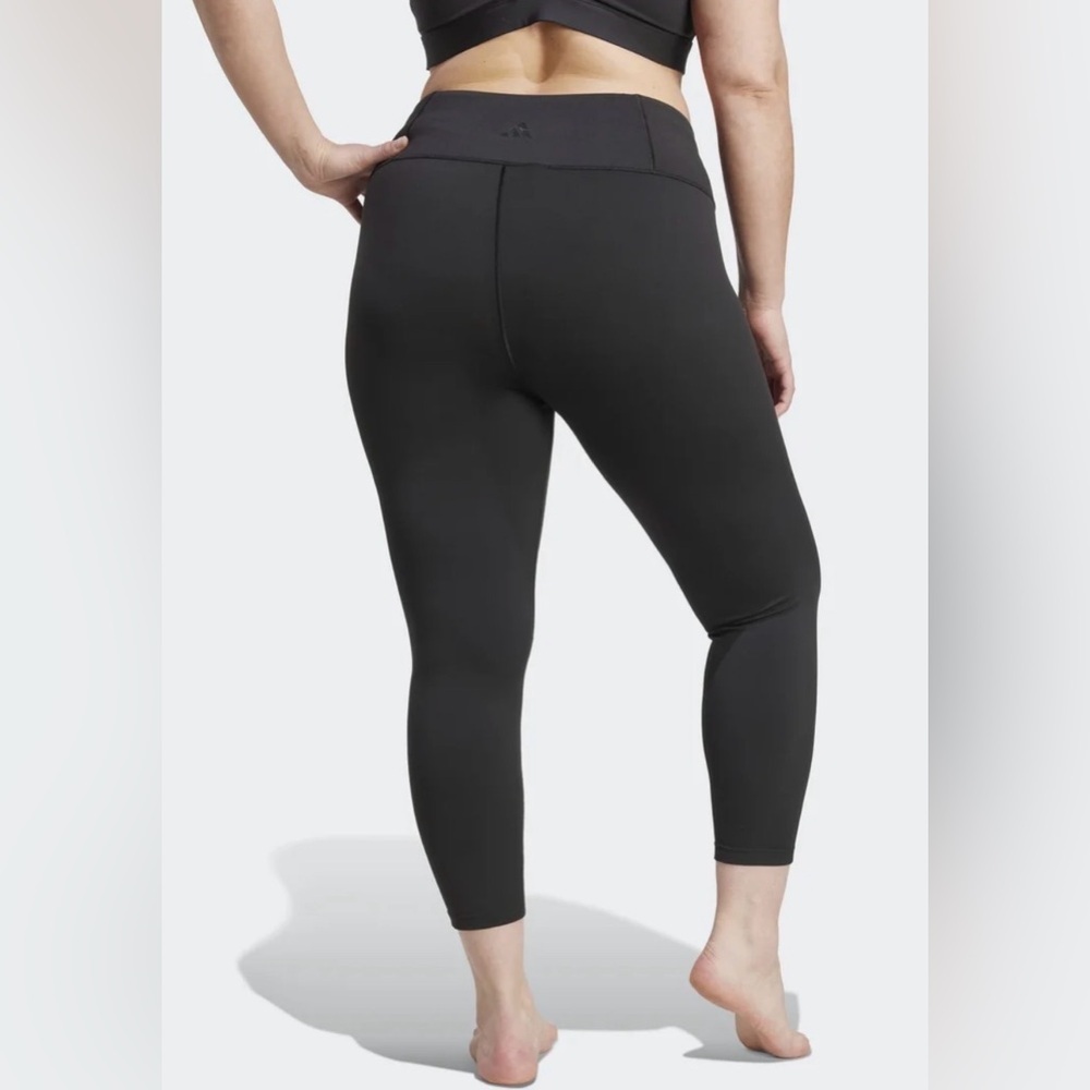 ✨Host pick✨Adidas Originals Black 7/8Leggings with Stretchy Fit - Picture 3 of 5